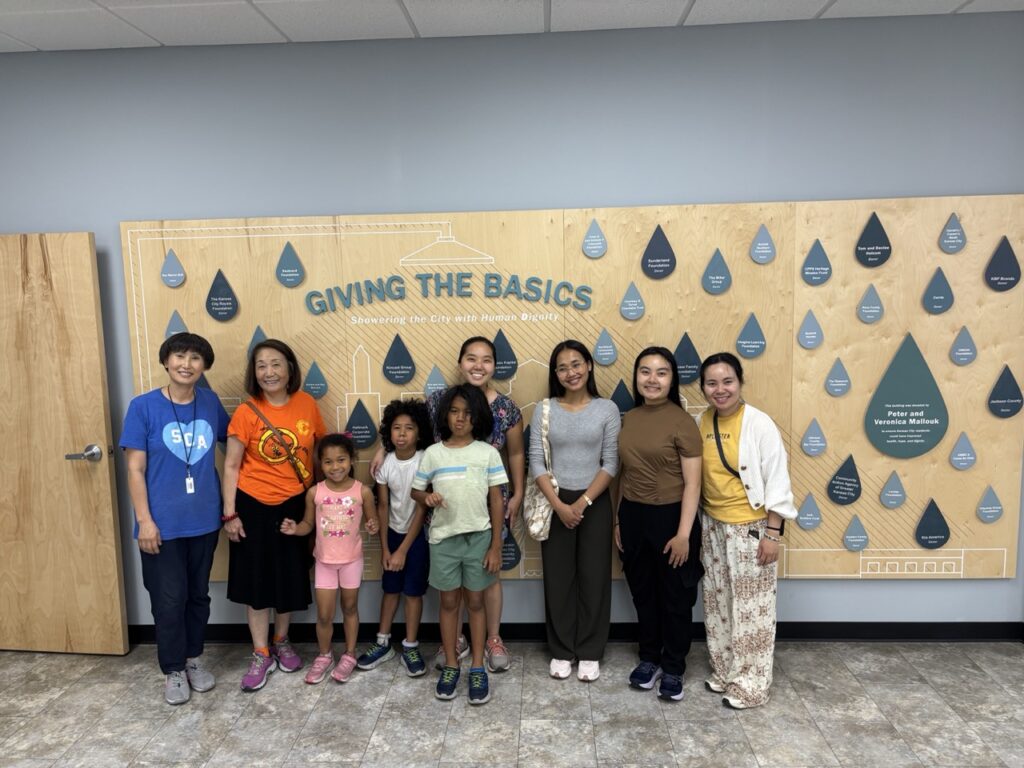 Fountain of Life Community Center Volunteers